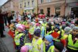 Blisko 350 przedszkolaków odśpiewało hymn na oleśnickim rynku