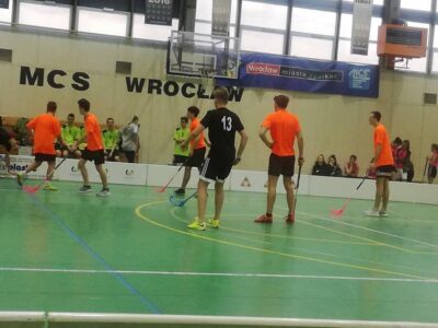 Mistrzowie unihokeja uczą się w oleśnickiej dwudziestce