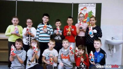 W poszukiwaniu Mikołaja trafili do pracowni plastycznej MAK