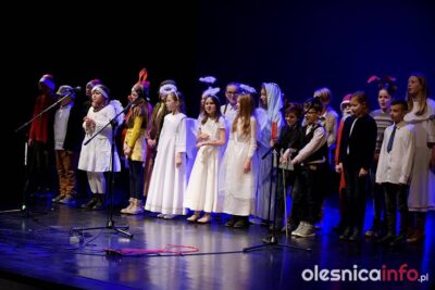 Czwórka kolędowała w sali widowiskowej