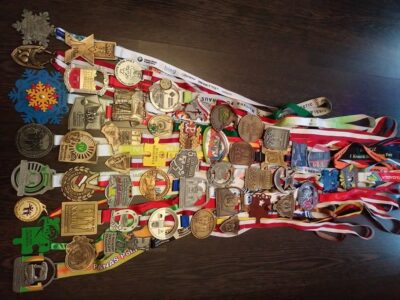 Imponująca kolekcja medali i biegów pana Janka