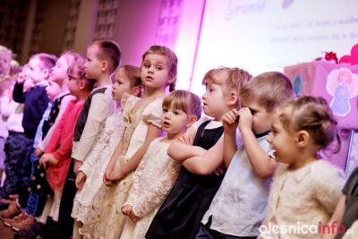 Warto czynić dobro, warto pomagać. Pierwsze Aniołkowe Granie w Oleśnicy