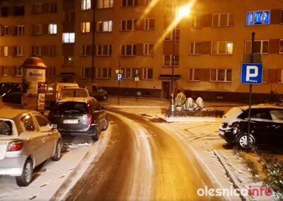 Po mieście jak po lodowisku. Urzędnicy tłumaczą, jak drogowcy walczyli wczoraj z zimą