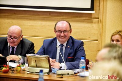 Burmistrz Jan Bronś komentuje sprzedaż działki za rekordową kwotę: Satysfakcja to słowo tego tygodnia