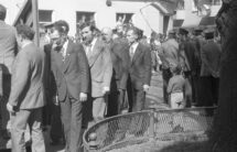 PL_1027_3_3_2_348 - Jedna z oficjalnych delegacji w czasie pochodu pierwszomajowego, 1977