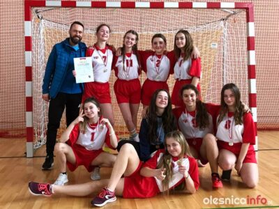 Piłkarki z oleśnickiej Jedynki wicemistrzyniami powiatu