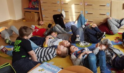 Pierwszoklasiści odebrali indeksy Uniwersytetu Dzieci