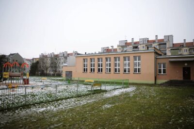 Miasto ogłasza przetarg na budowę sali sportowej dla czwórki. Lekcje już w przyszłym roku.