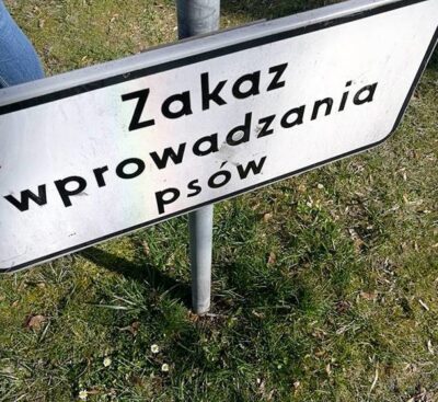 Zakaz wprowadzania psów, czyli tabliczki, które nie mają mocy prawnej