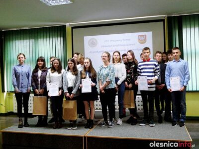 Drużyny z podstawówek na turnieju w szóstce