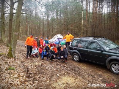 Biegacze z Oleśnicy połączyli siły i posprzątali las