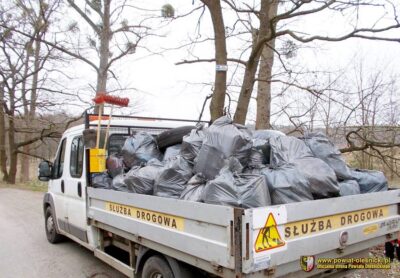 Wiosenna akcja sprzątania przy drogach powiatowych