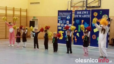 Dwójka otworzyła swoje drzwi przed nowymi uczniami