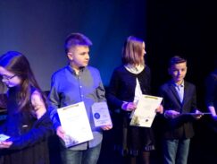 strajk_54408468_2490815177656098_2476509964286296064_o