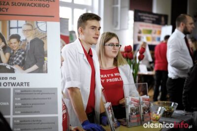 Setki uczniów na targach edukacyjnych