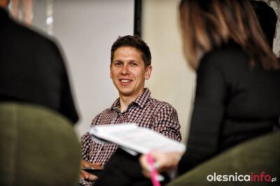 Dobra Energia zaprosiła oleśniczan na spotkanie z Michałem Rajcą