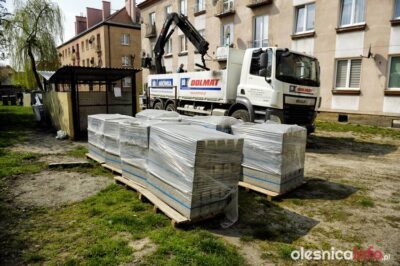 Trwają prace przy remoncie podwórka przy ul. Słonecznej