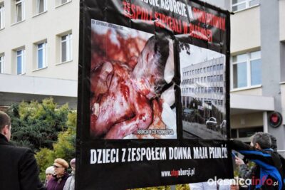 Kolejny protest antyaborcyjny pod szpitalem w Oleśnicy