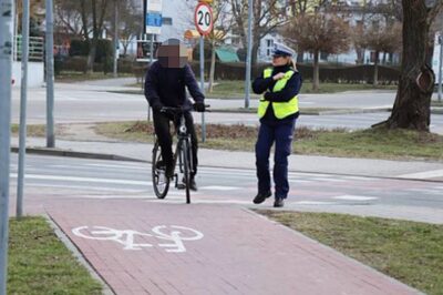Akcja policjantów z Wydziału Ruchu Drogowego: Bezpieczny rowerzysta