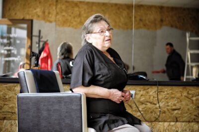 Tradycyjnie, dla mężczyzn, bez zapisów. Tak jest w nowym oleśnickim salonie fryzjerskim