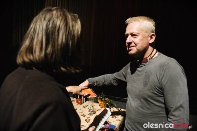 Czego żądają gwiazdy, które u nas występowały? Co piją, jedzą, gdzie śpią?