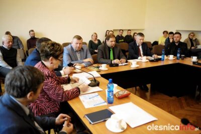 Samorządowcy dyskutują nad ratownictwem medycznym w powiecie