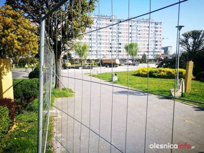 Jest ciemno, bo remontują plac Zwycięstwa