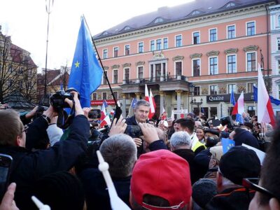 Władysław Frasyniuk wsparł protestujących nauczycieli z Twardogóry