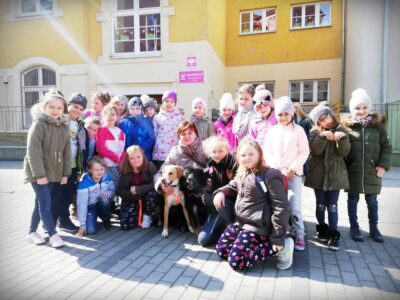 Dwójka włączyła się w pomoc ośrodkowi dla zwierząt