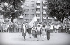 stare zdjęciaOleśnicyPL_1027_3_3_2_327 -Apel w czasie jubileuszu XXX lecia Szkoly Podstawowej nr 2, 18 maja 1977