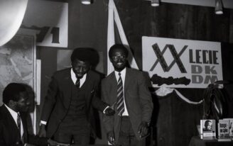 stare zdjęciaOleśnicyPL_1027_3_3_2_90 - Afryka scy studenci z wizyt w ole nickim MDK. Marzec 1971.