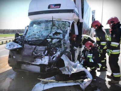 Wypadek na węźle Gęsia Górka. Jedna osoba ranna