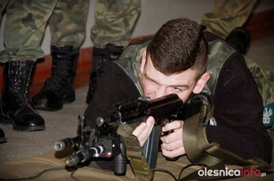 Uczniowie z wizytą u oleśnickich żołnierzy