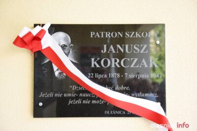 Odsłonili pamiątkową tablicę poświęconą patronowi szkoły
