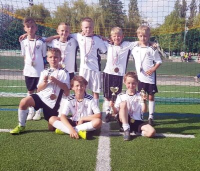 Żacy Akademii Piłkarskiej Oleśnica na podium Parasol Cup