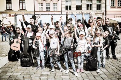 53-osobowa grupa muzyków z Gitarowego Grania wzięła udział w biciu Rekordu Guinessa