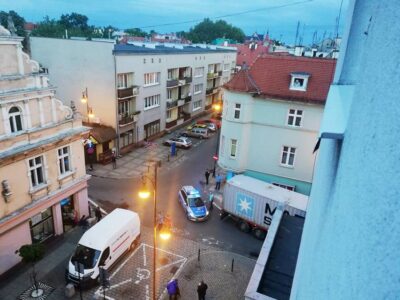 Kierowca wjechał ciężarówką w kamienicę