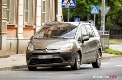 Niegroźna kolizja dwóch samochodów przy ul. Reja