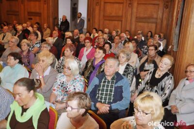 Koncert oleśnickich seniorów na zamku