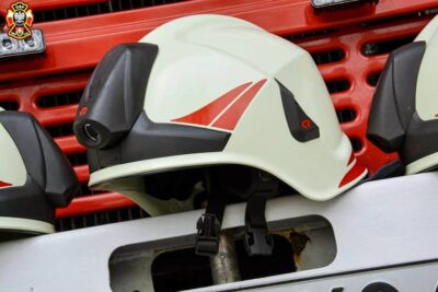 Nowe hełmy pożarnicze trafiły do strażaków z Sokołowic