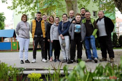 Podwórko przy przedszkolnej jedynce się zazieleni. Rodzice wzięli ogród w swoje ręce