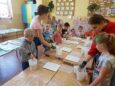 Maluchy wzięły udział w artystycznych warsztatach