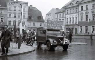 stare zdjęciaPL_1027_3_3_2_122 - Szatfeta tysi clecia. Rynek.-20190523