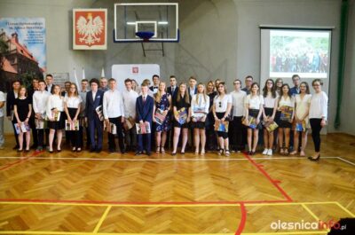 I Liceum Ogólnokształcące pożegnało uczniów i nagrodziło najlepszych