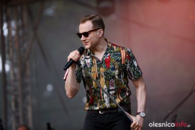 Andrzej Grabowski i Mrozu w sierpniu w Dobroszycach