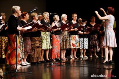 Studenci Oleśnickiego Uniwersytetu III Wieku zakończyli rok akademicki