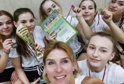 Dziewczęta z ZSP OIeśnica wicemistrzyniami w aerobiku