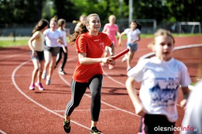 Festiwal sztafet podczas czwartków lekkoatletycznych [ZDJĘCIA]