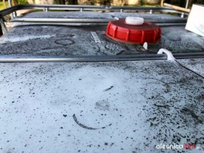 Skąd ten pył na ogródkach? – pyta mieszkaniec. – To nie od nas – odpowiada Miejska Gospodarka Komunalna