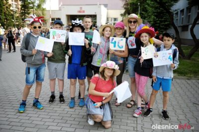 Uczniowie, rodzice i nauczyciele poszli w Rajdzie Szóstki